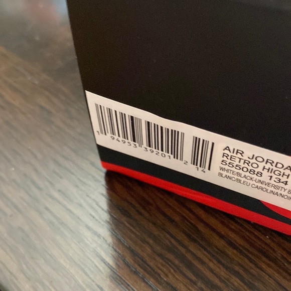 Air Jordan 1 Retro High OG 555088 134 Men Size 4 - Picture 8 of 8